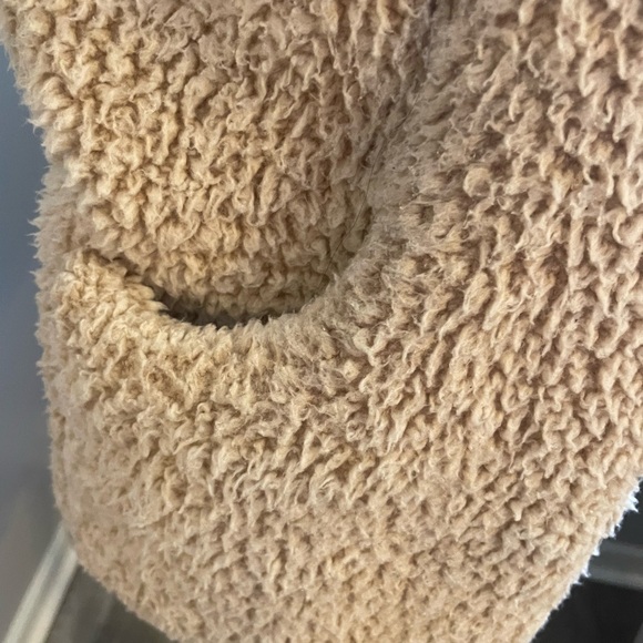 Love Tree Cream Hooded Sherpa Vest - Picture 2 of 3